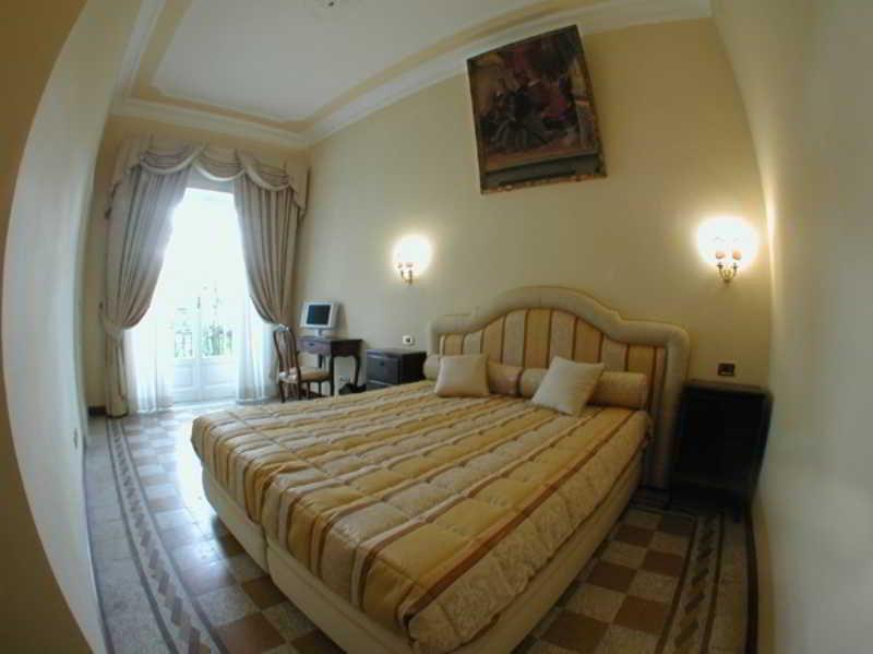 روما Episcopo Lipinsky Luxury Suites الغرفة الصورة